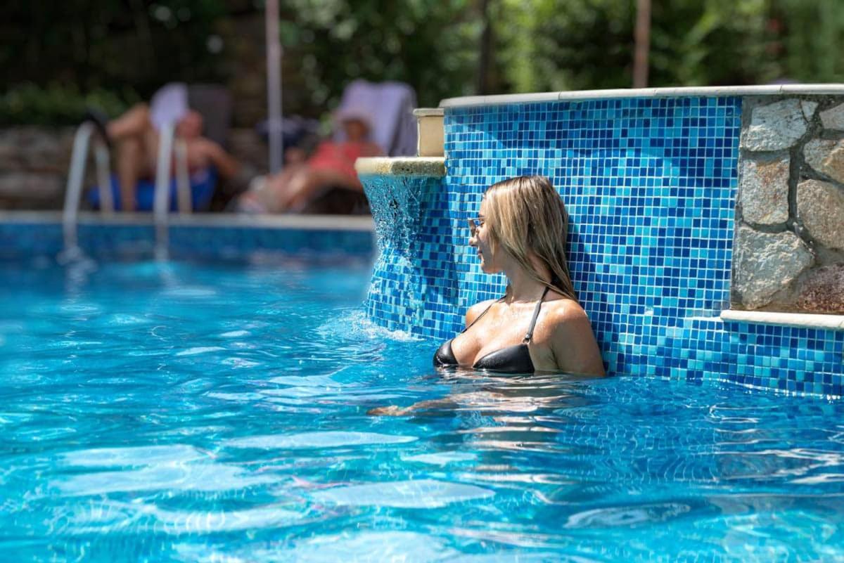 Hotel Izvora 2 알바나시 외부 사진